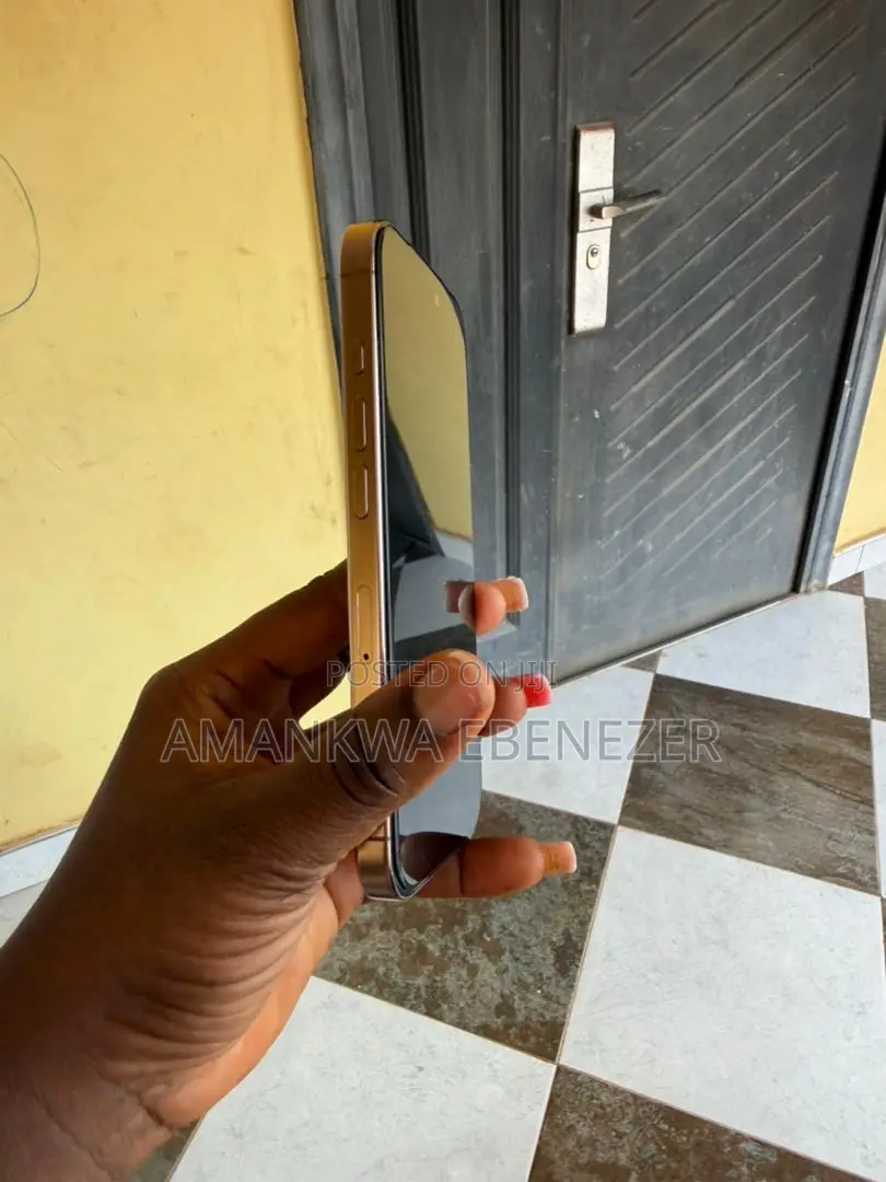 New Apple iPhone 16 Pro 128 GB Gold