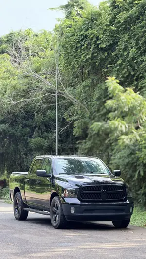 RAM 1500 Classic 2023 Black