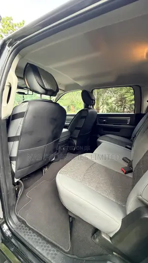 RAM 1500 Classic 2023 Black