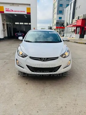Hyundai Elantra Limited Sedan FWD (1.8L 4cyl 6A) 2016 White