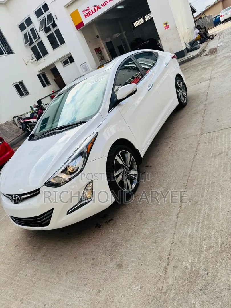 Hyundai Elantra Limited Sedan FWD (1.8L 4cyl 6A) 2016 White