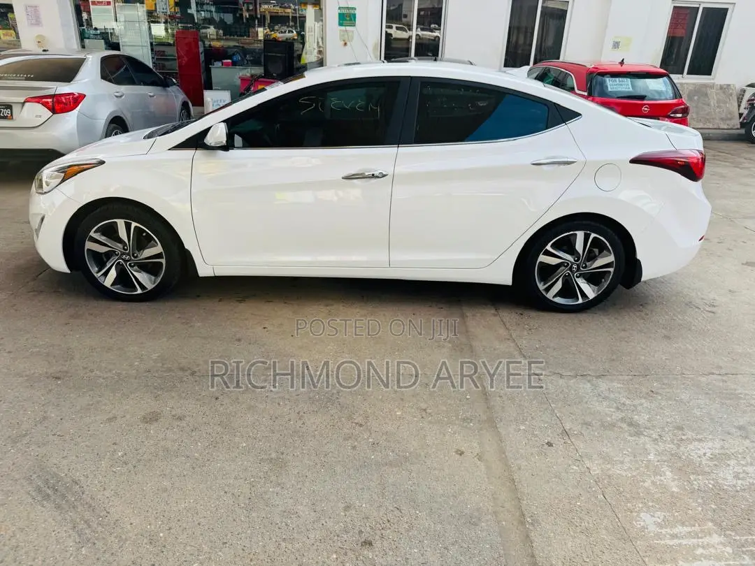 Hyundai Elantra Limited Sedan FWD (1.8L 4cyl 6A) 2016 White