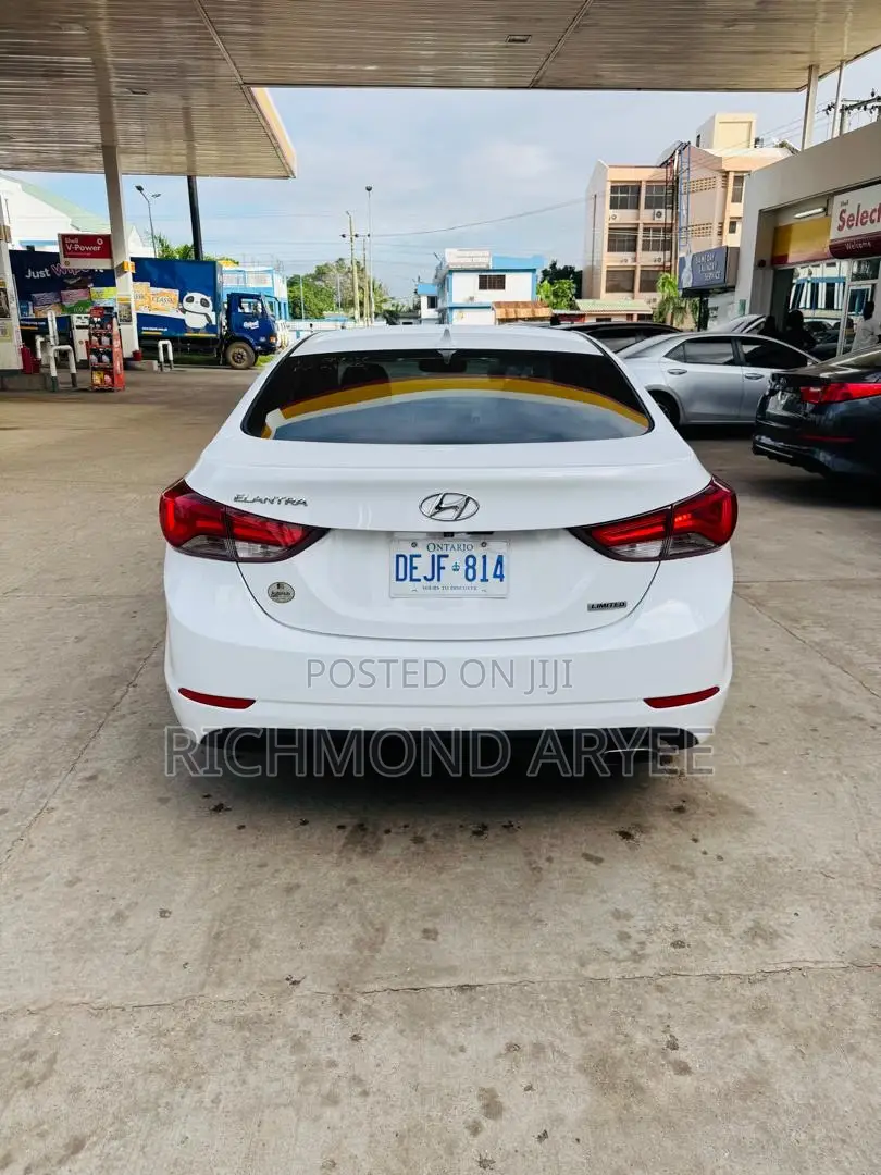 Hyundai Elantra Limited Sedan FWD (1.8L 4cyl 6A) 2016 White