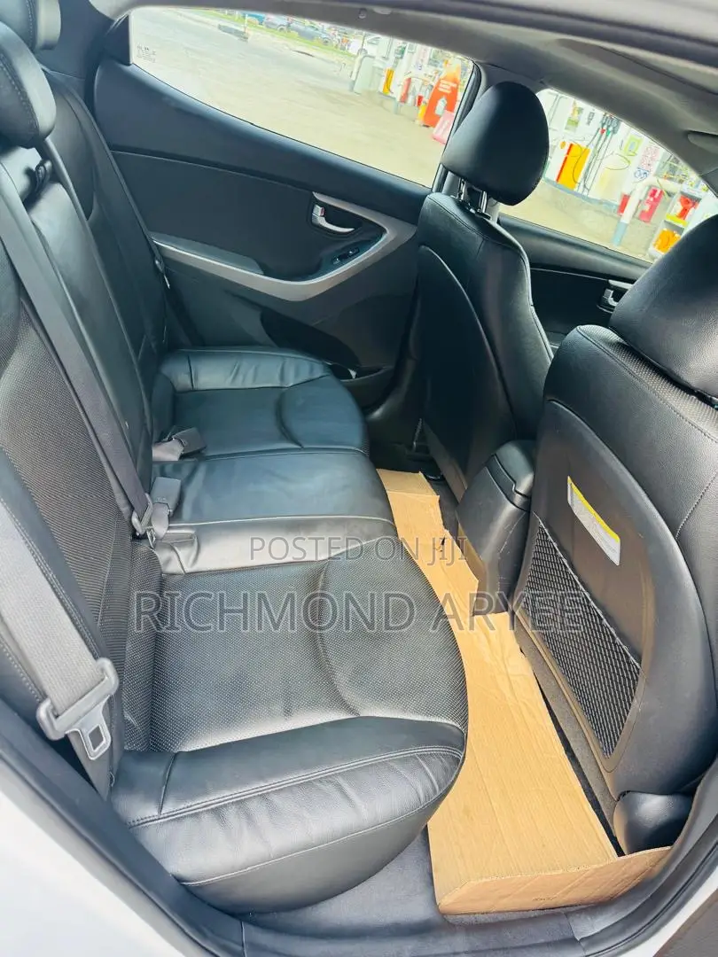 Hyundai Elantra Limited Sedan FWD (1.8L 4cyl 6A) 2016 White