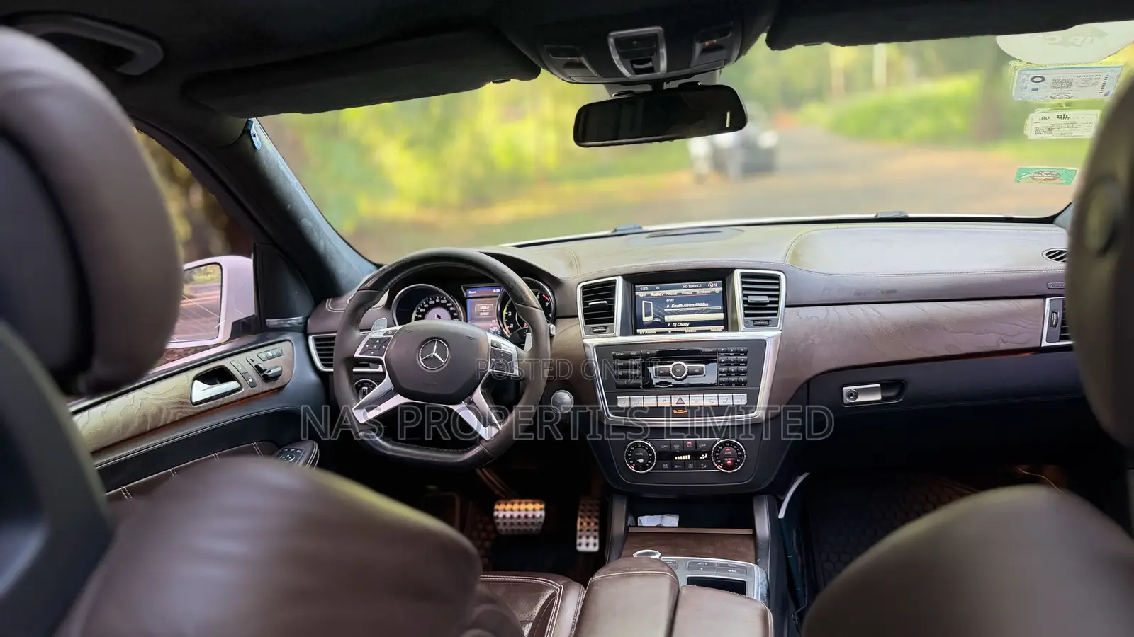 Mercedes-Benz GL-Class GL63 AMG 4dr SUV AWD (5.5L 8cyl Turbo 7A) 2015