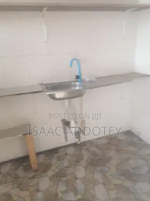 1bdrm Apartment in Chamber And Hall, Baatsona Total for rent
