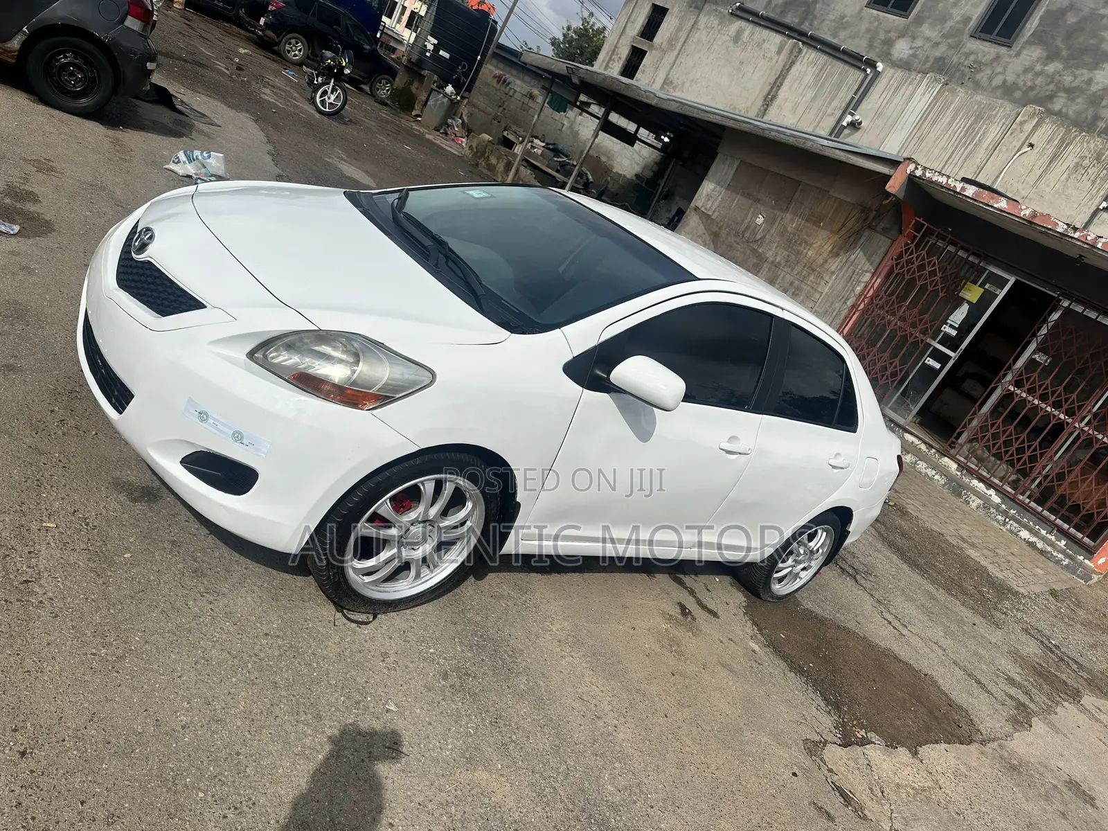 Toyota Yaris 2010 White