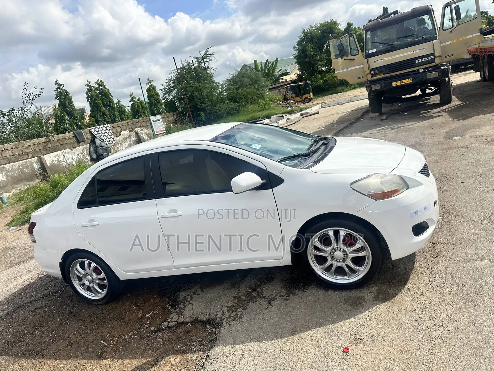 Toyota Yaris 2010 White