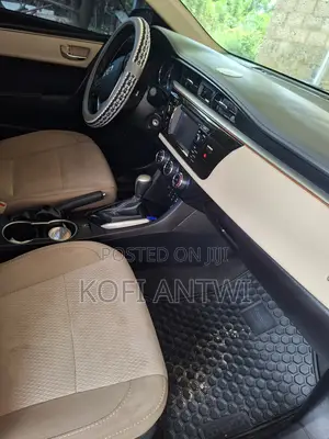 Toyota Corolla LE 4dr Sedan (1.8L 4cyl CVT) 2016