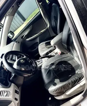 Toyota Corolla LE 4dr Sedan (1.8L 4cyl 4A) 2013 Silver