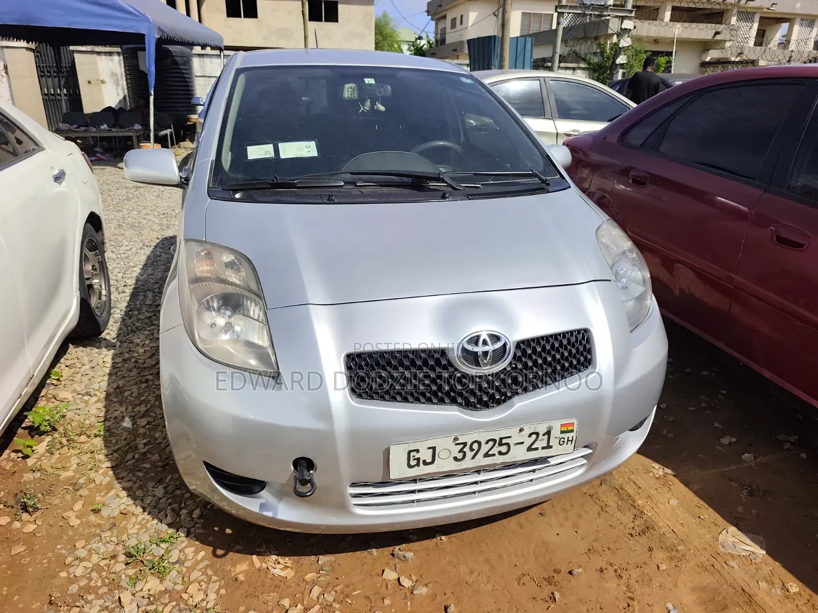 Toyota Vitz 2010 Silver
