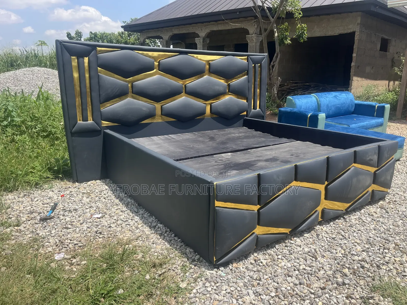 Quality Modern Queen Size Bed Frame Factory Direct Price