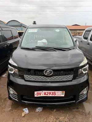 Toyota Voxy 2011 Black