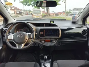 Toyota Vitz 2016 Blue