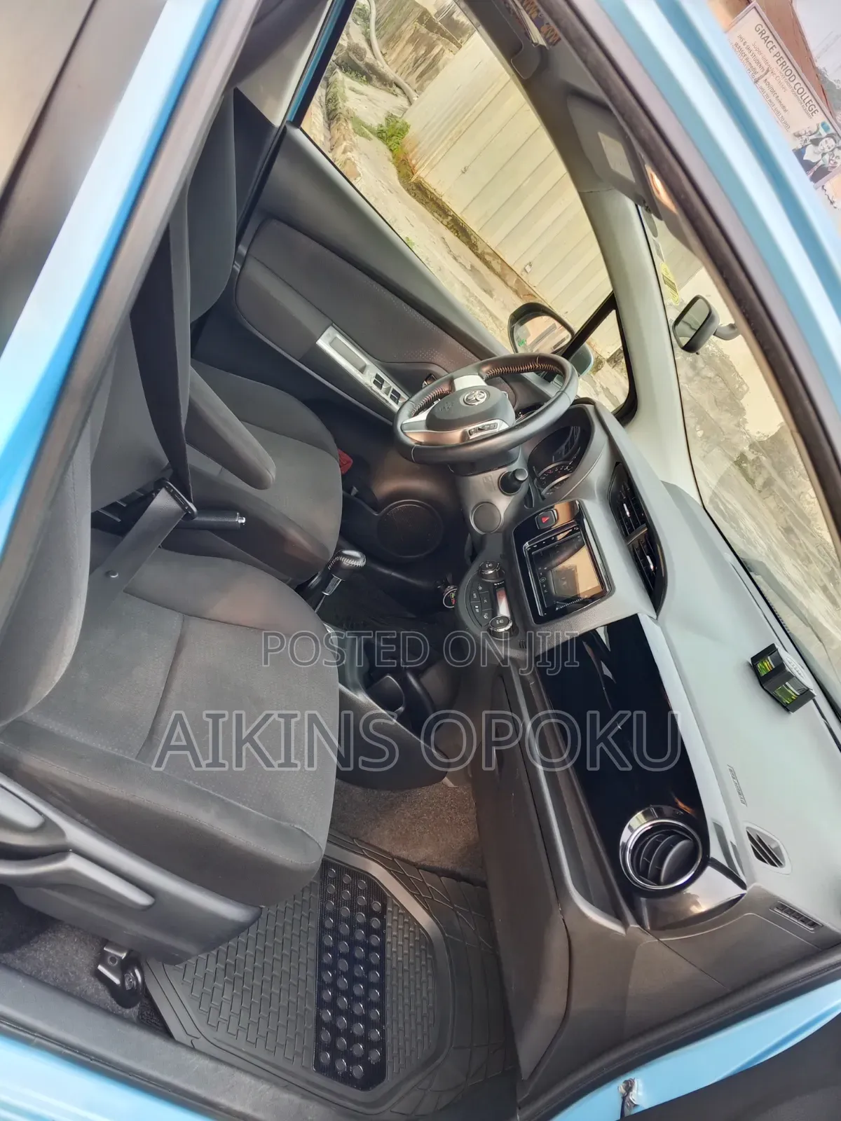 Toyota Vitz 2016 Blue