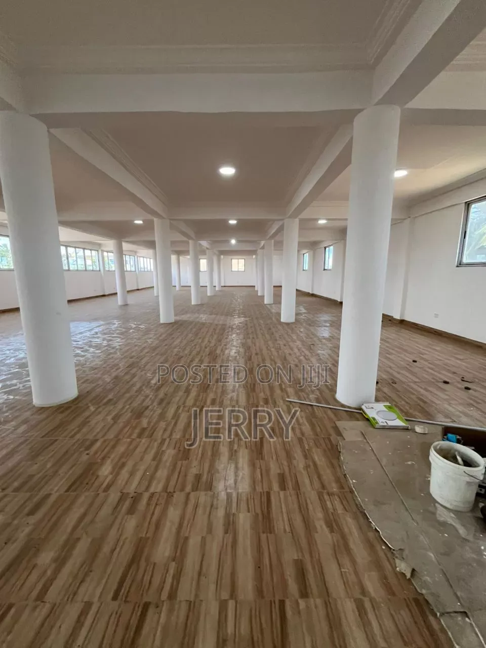 Warehouse for Rent at Community 16.