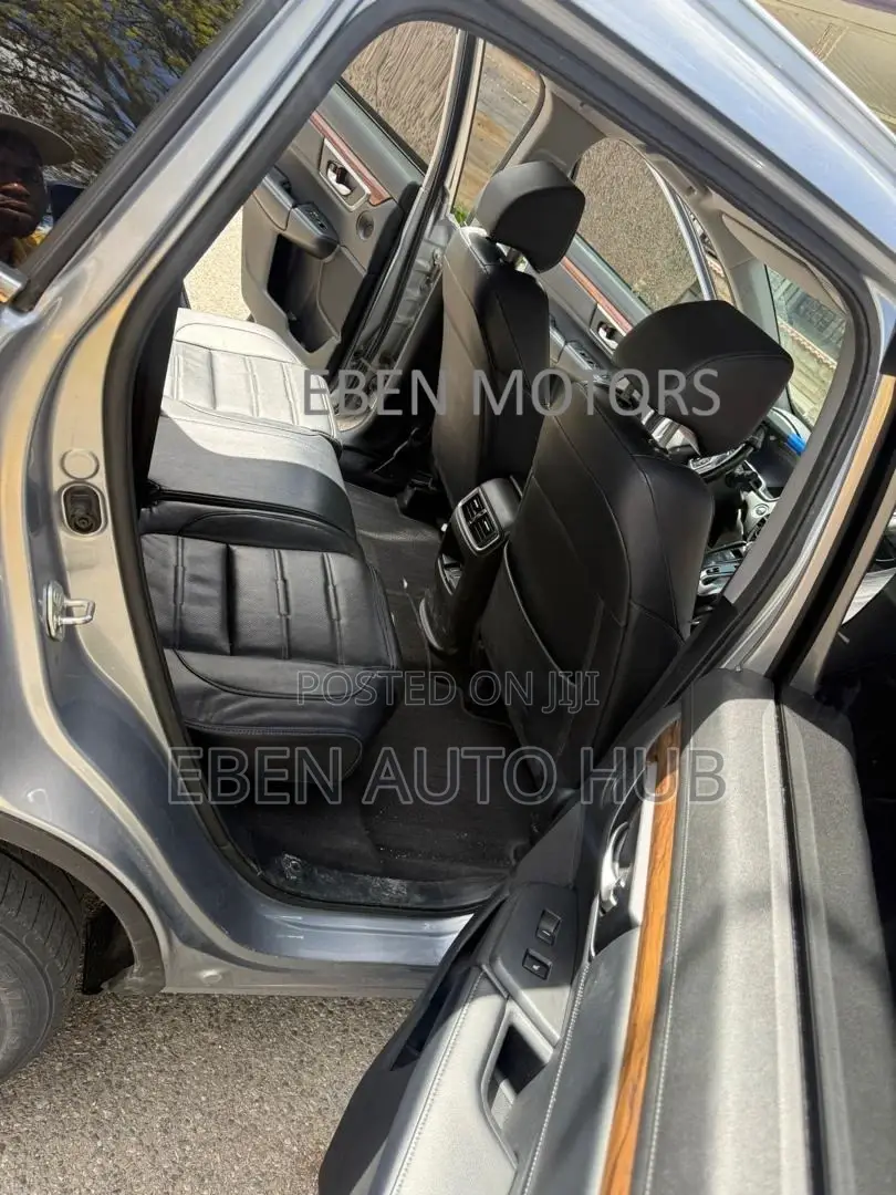 Honda CR-V Touring AWD 2018 Silver
