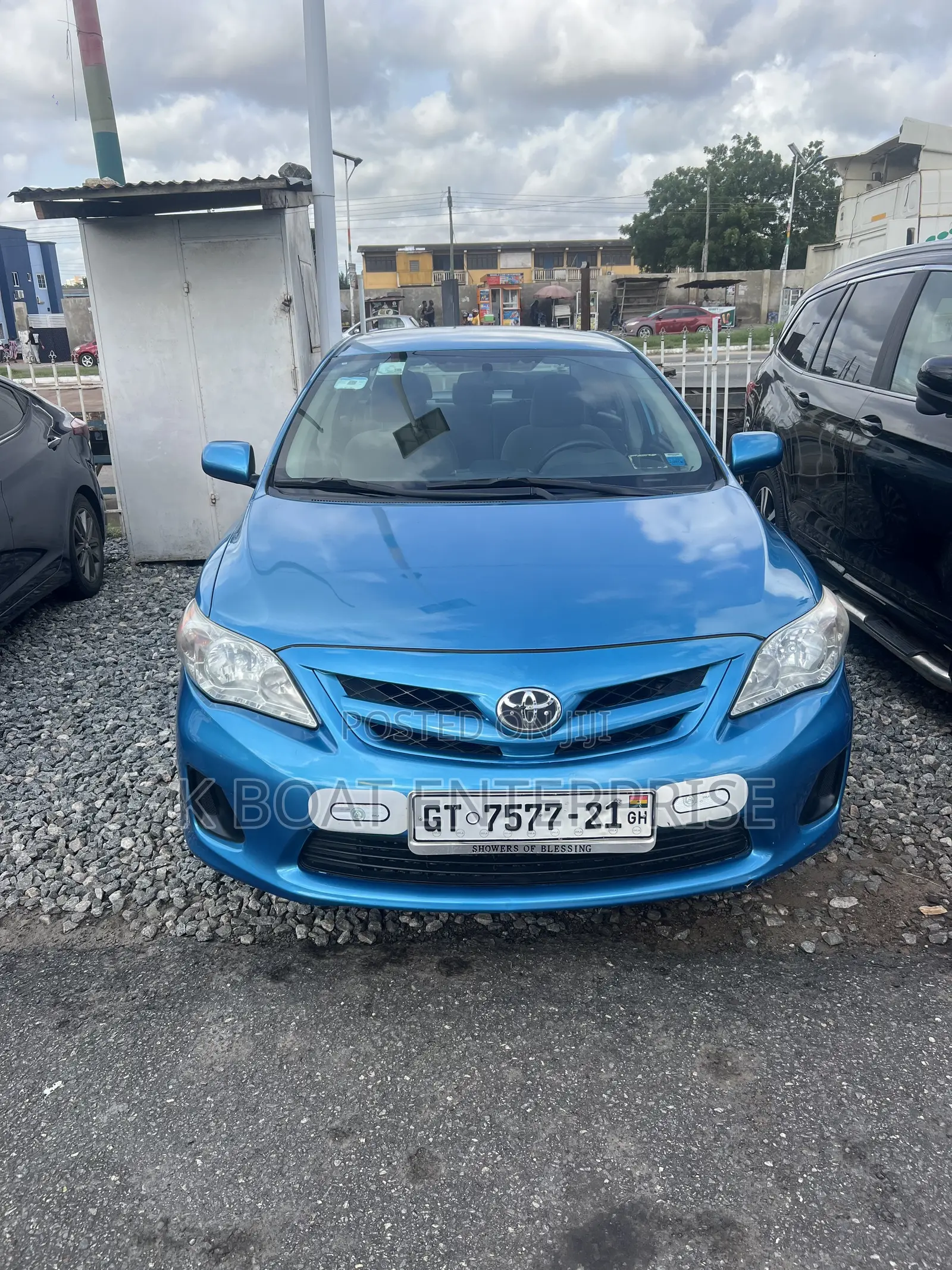 Toyota Corolla LE 4dr Sedan (1.8L 4cyl 4A) 2013