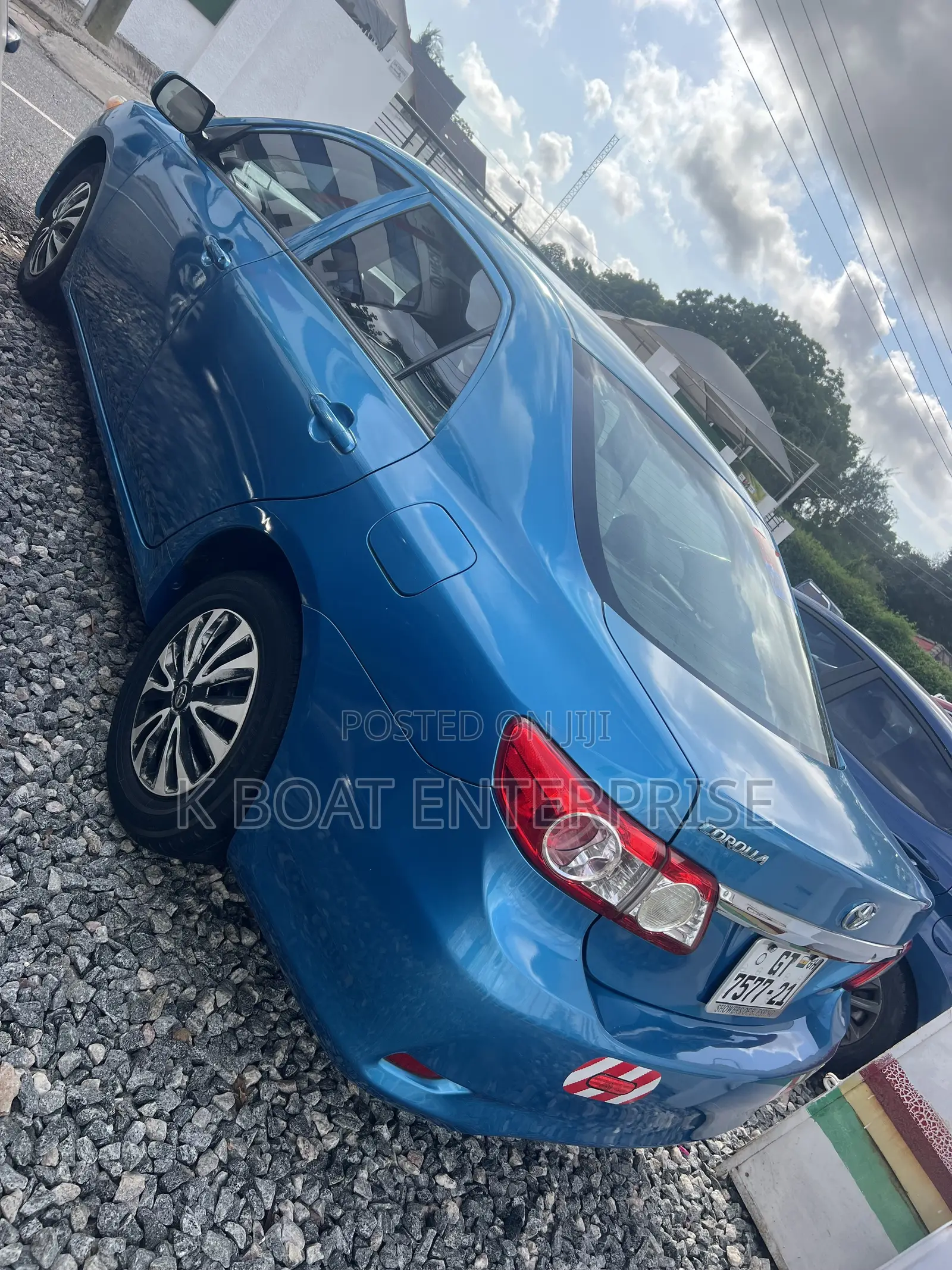 Toyota Corolla LE 4dr Sedan (1.8L 4cyl 4A) 2013