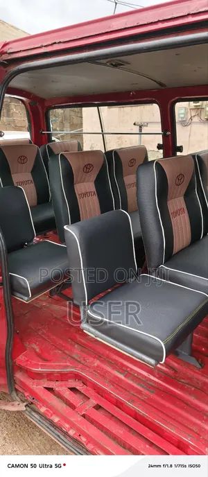 Toyota HiAce 2012 Red