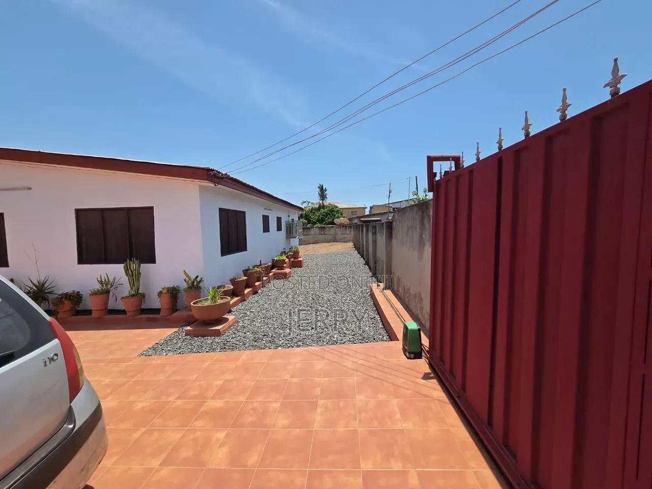 3bdrm House in Sakumono for sale