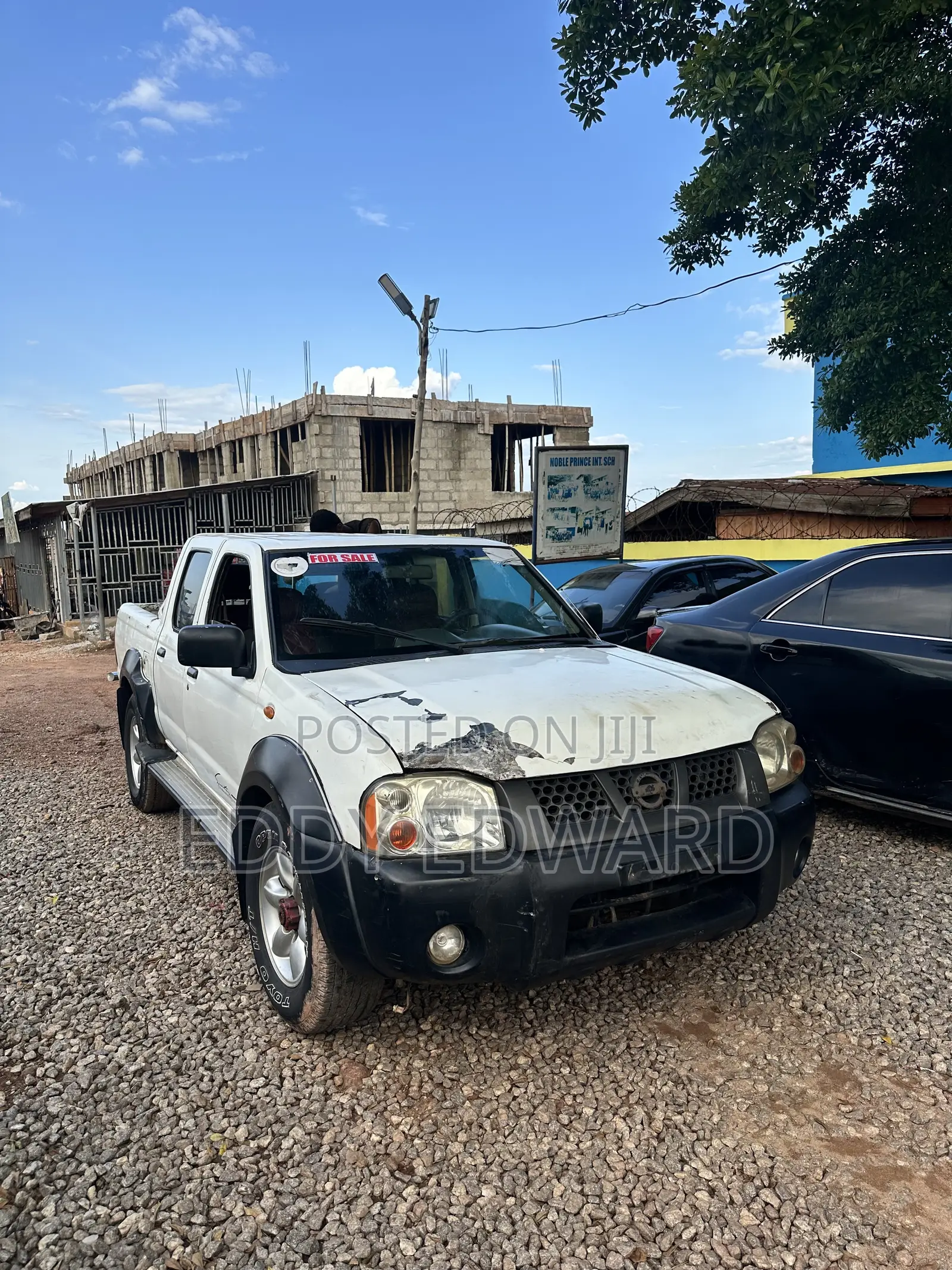 Nissan Pick-Up 2006 White