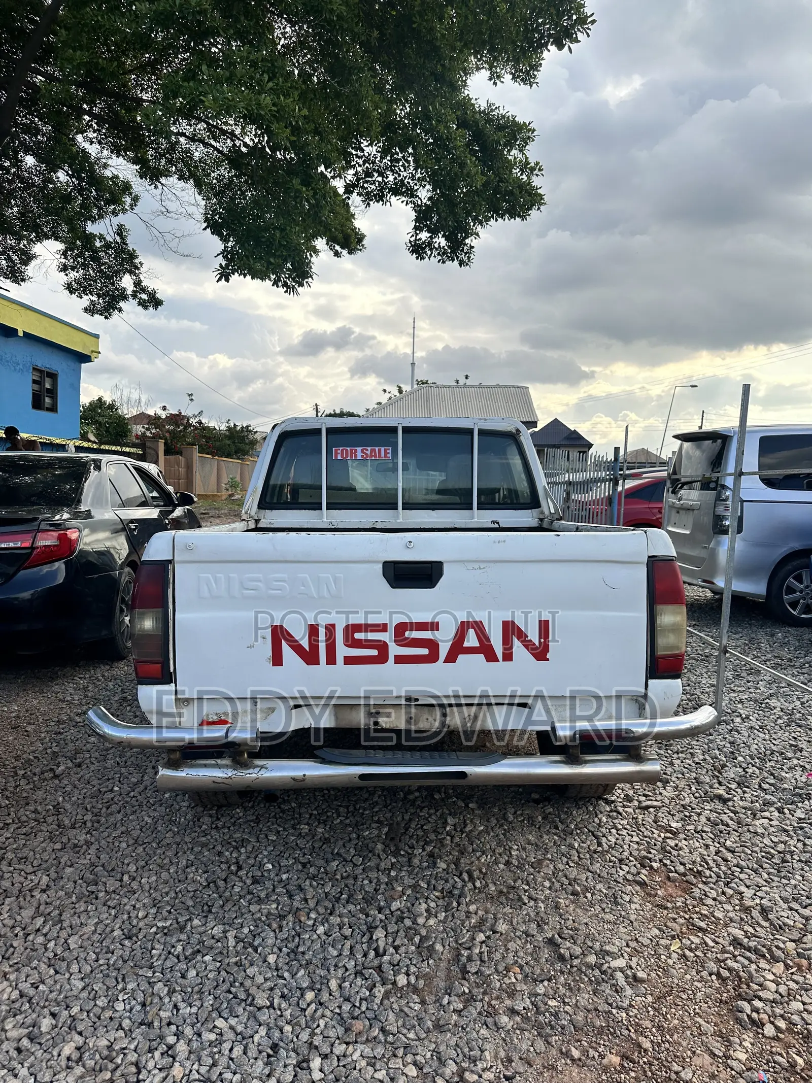 Nissan Pick-Up 2006 White
