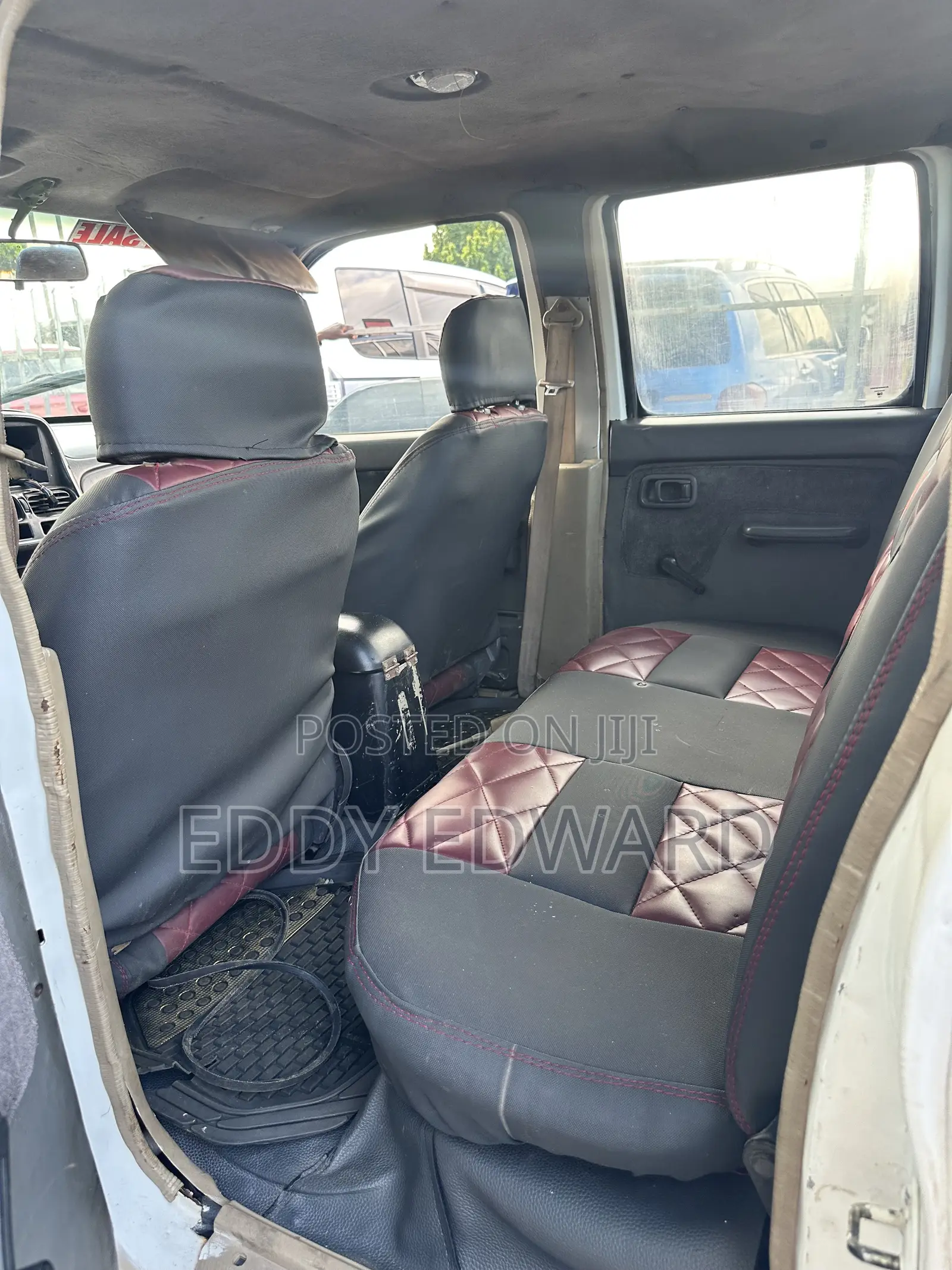 Nissan Pick-Up 2006 White
