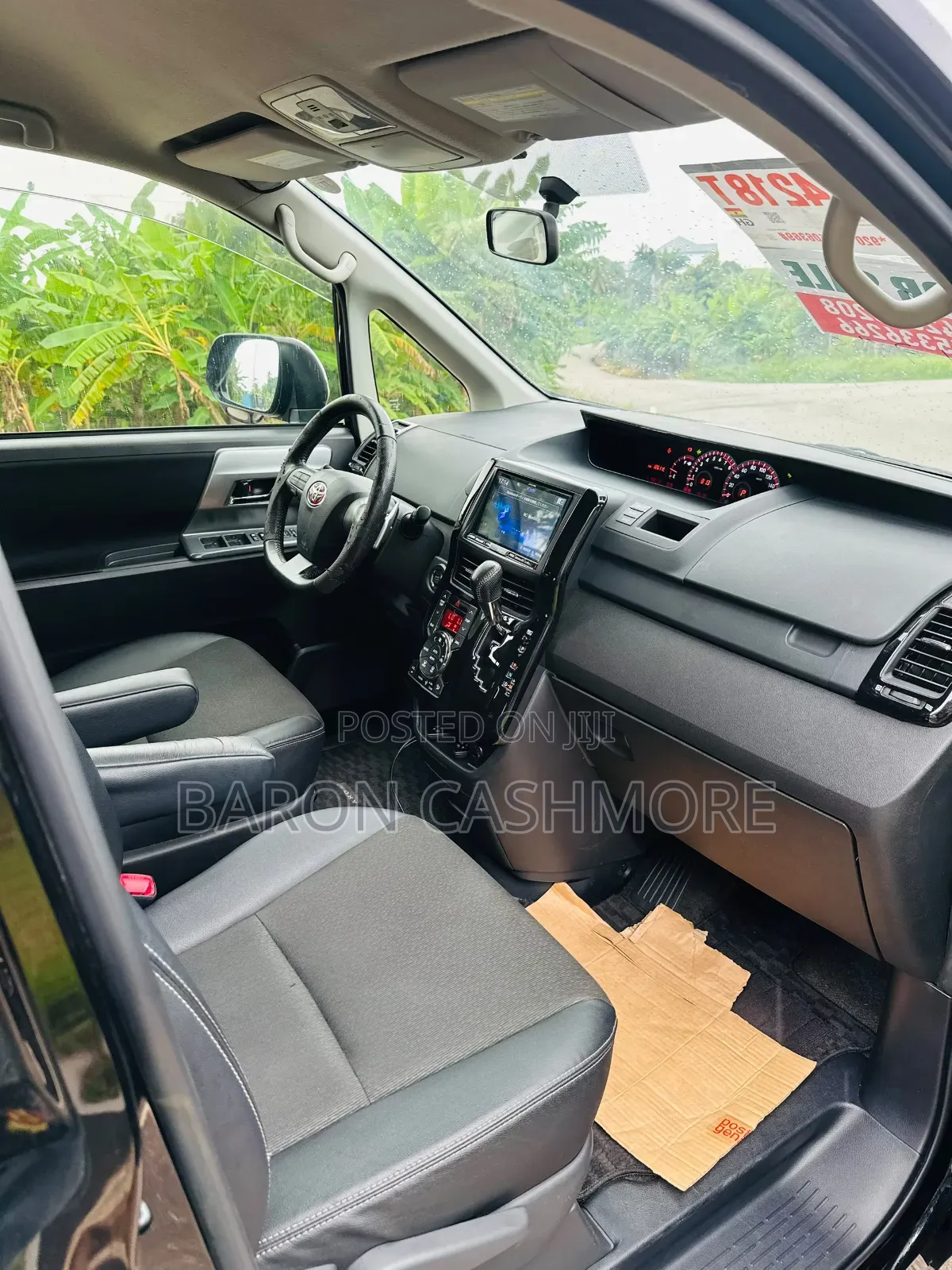 Toyota Voxy 2013 Black