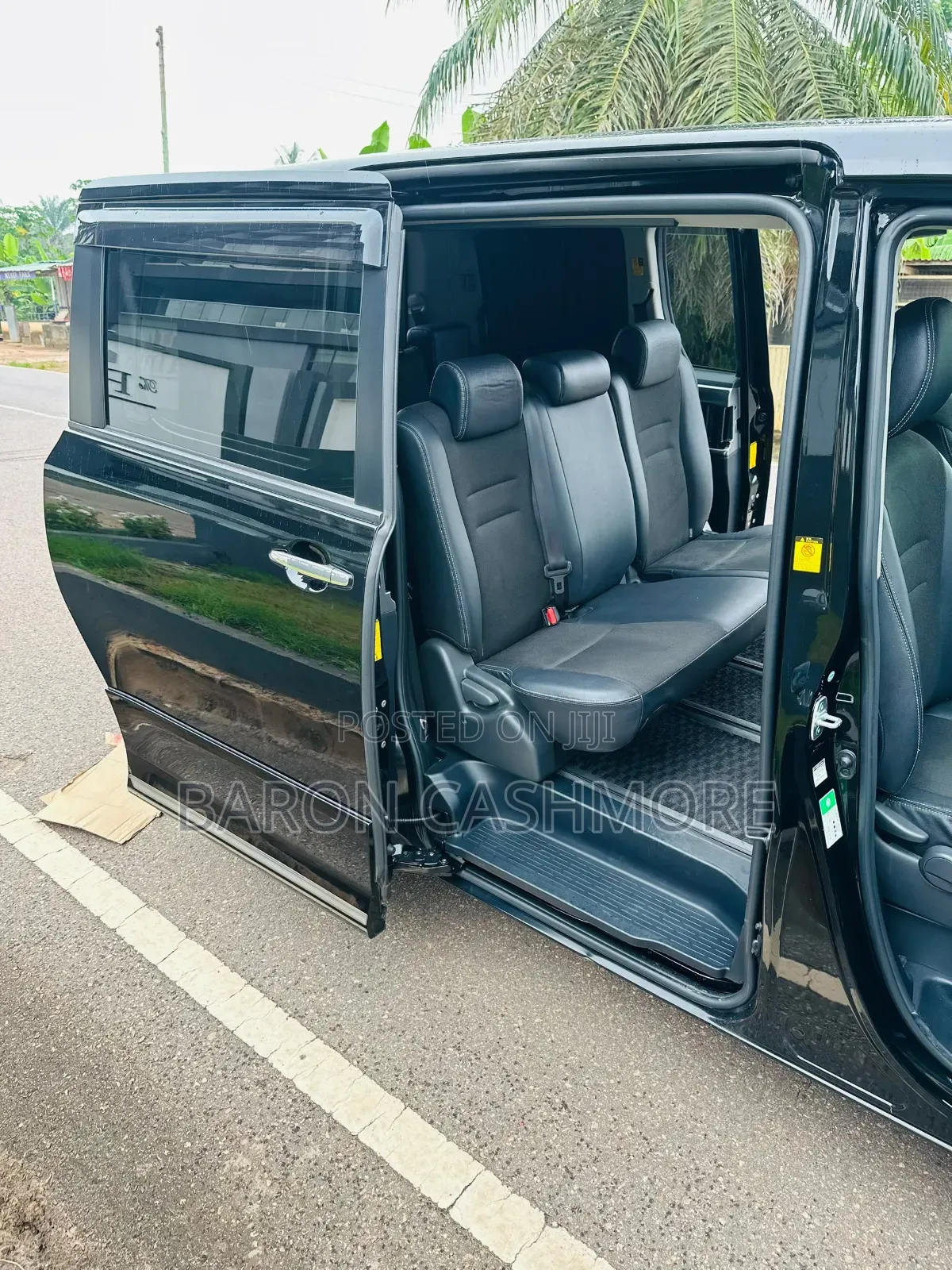 Toyota Voxy 2013 Black