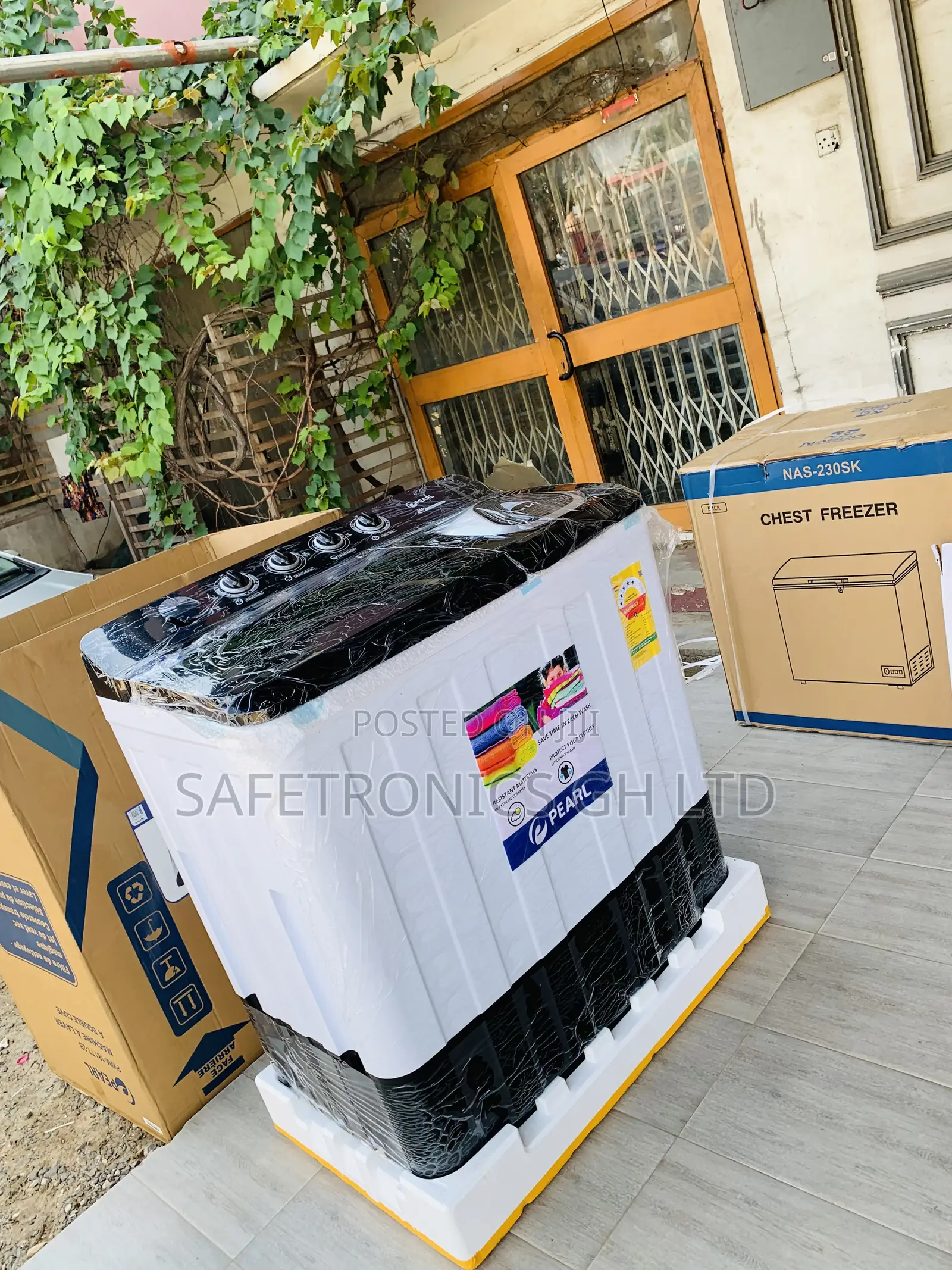 Neatly Boxed Pearl 18kg Semi-Automatic Top Load Washing Machine