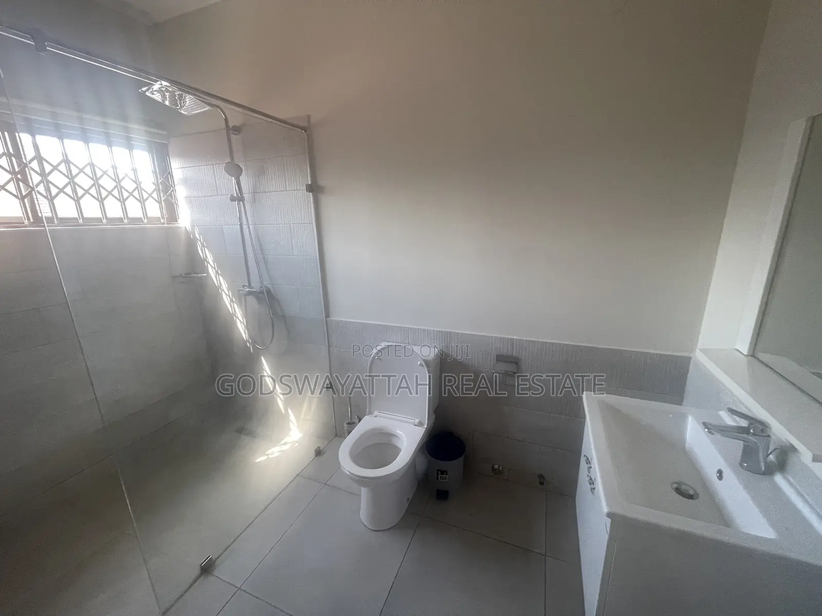 3bdrm House in East Legon, Adjiriganor for rent