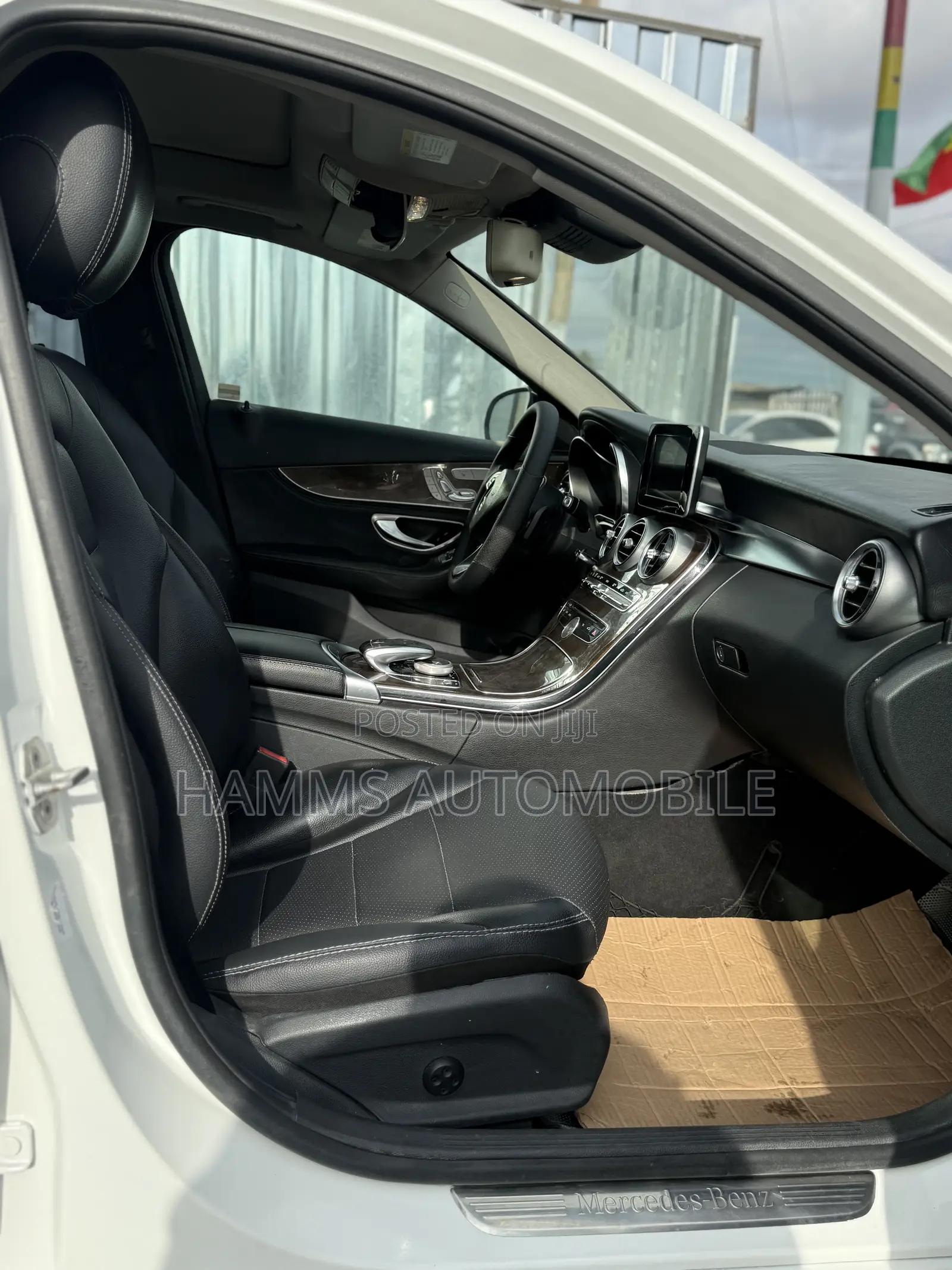 Mercedes-Benz C300 Luxury Sedan RWD (2.0L 4cyl 7A) 2016 White