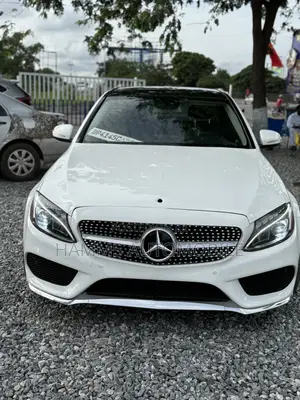 Mercedes-Benz C300 Luxury Sedan RWD (2.0L 4cyl 7A) 2016 White