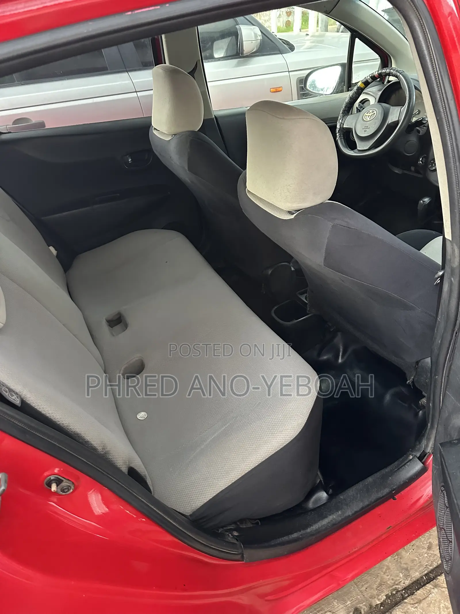 Toyota Vitz 1.3 FWD 5dr 2013 White