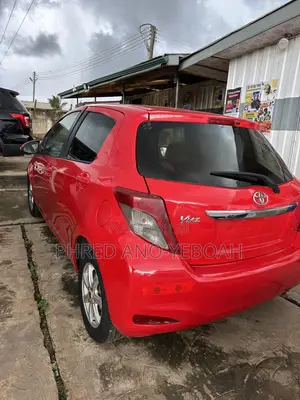 Toyota Vitz 1.3 FWD 5dr 2013 White
