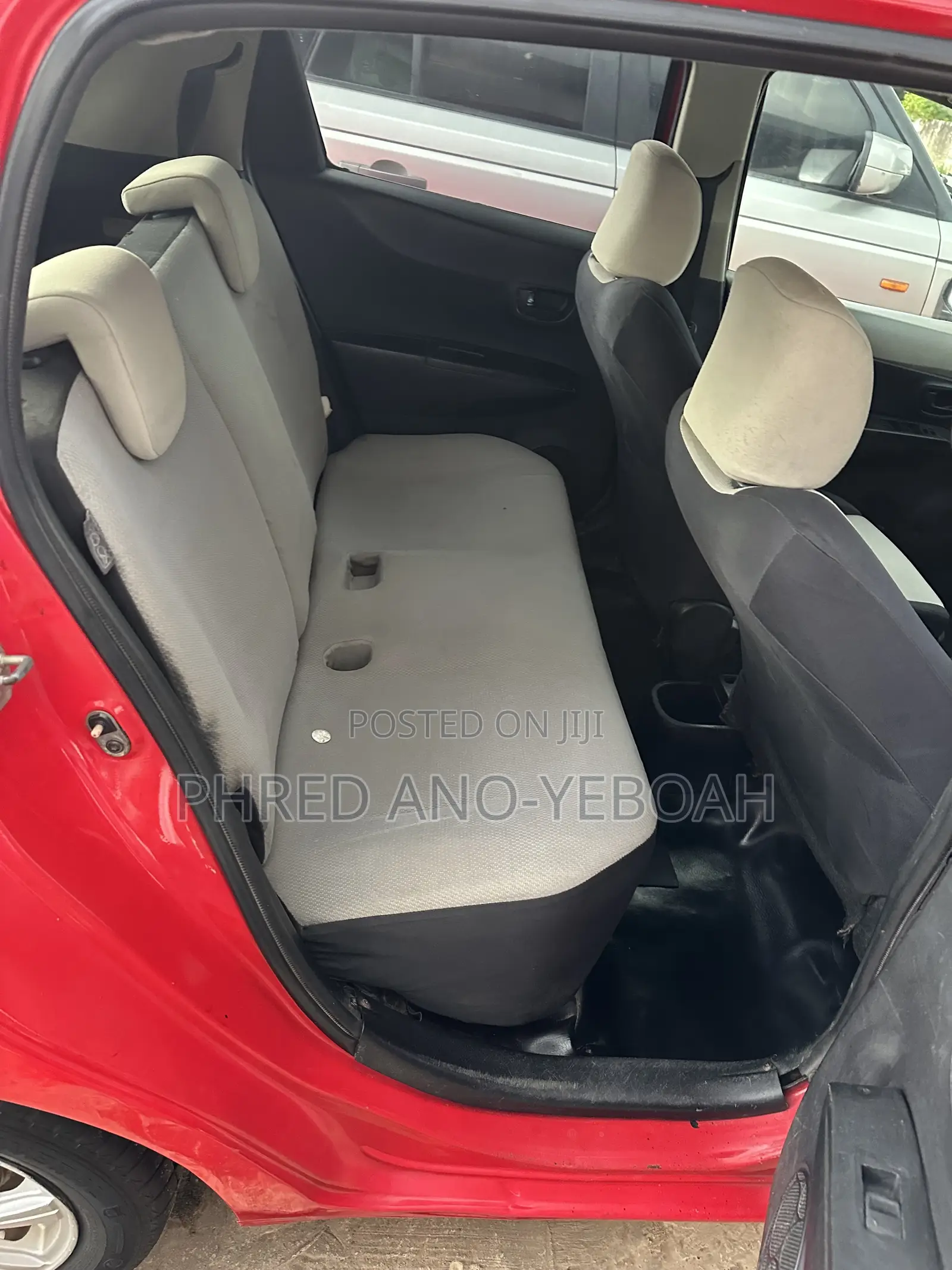 Toyota Vitz 1.3 FWD 5dr 2013 White
