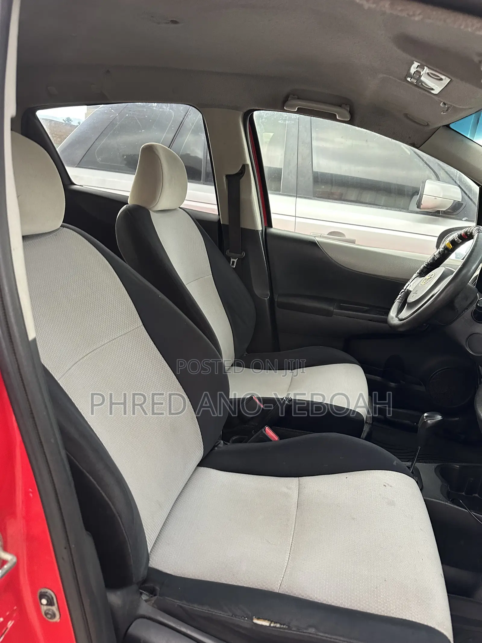 Toyota Vitz 1.3 FWD 5dr 2013 White