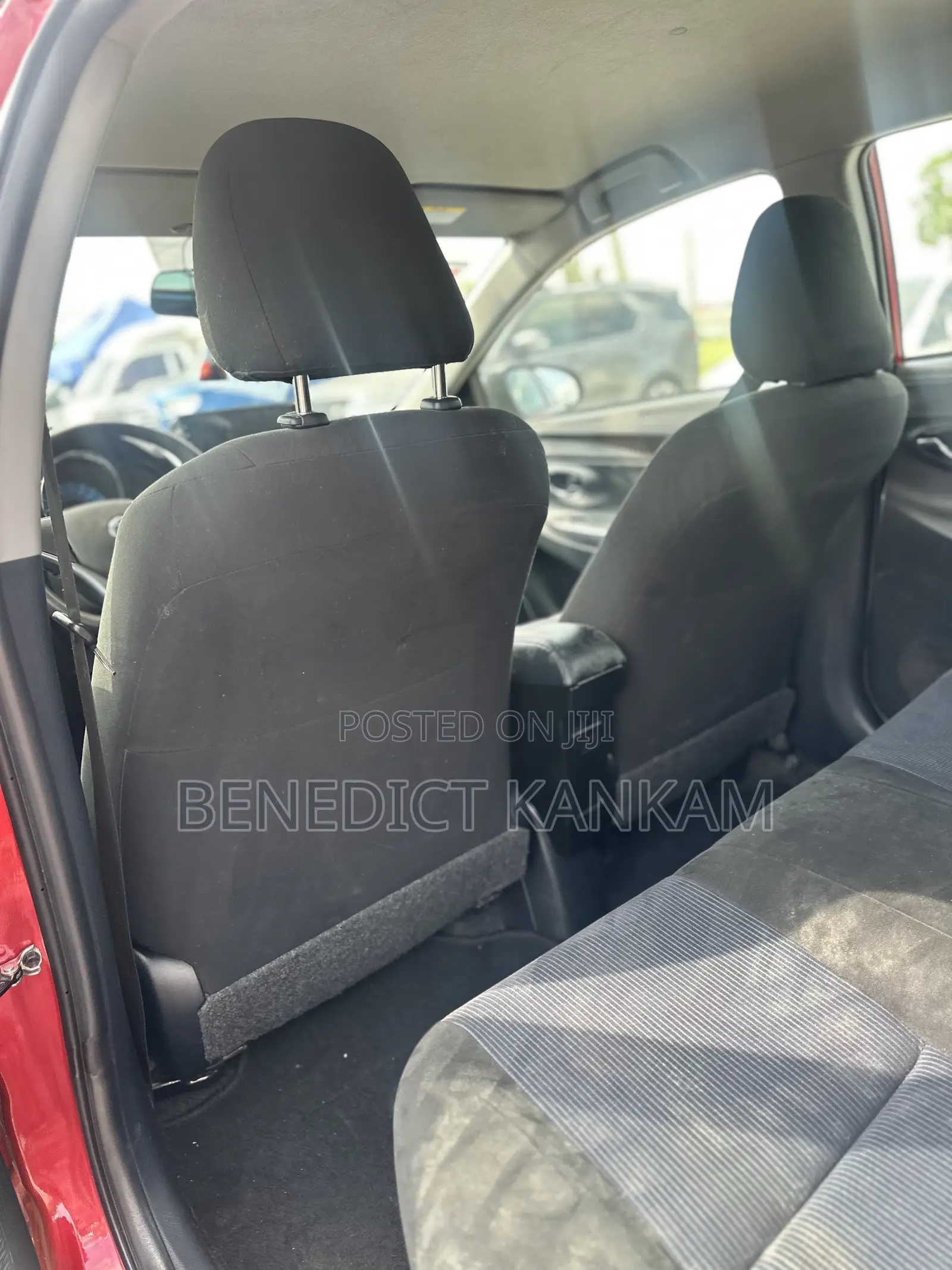 Toyota Yaris L Hatchback 5dr 2015 Burgundy