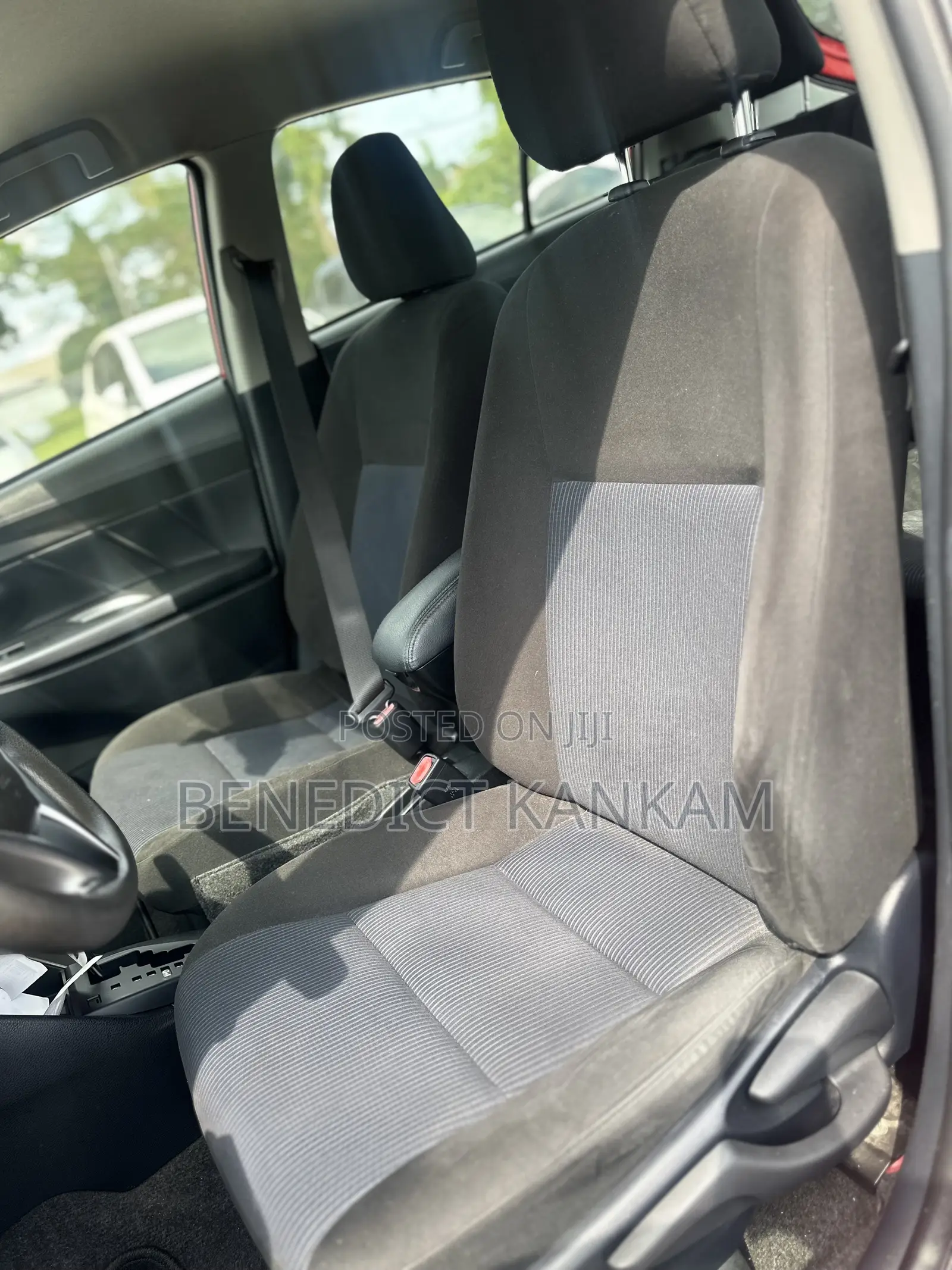Toyota Yaris L Hatchback 5dr 2015 Burgundy