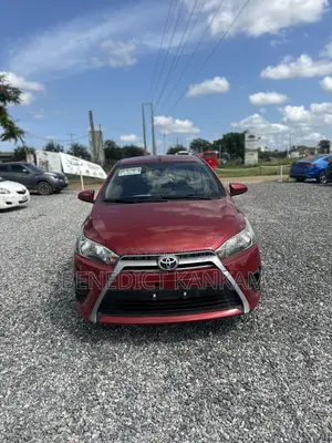 Toyota Yaris L Hatchback 5dr 2015 Burgundy