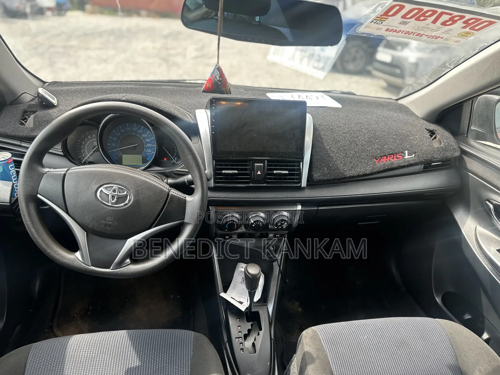 Toyota Yaris L Hatchback 5dr 2015 Burgundy