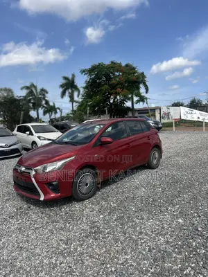 Toyota Yaris L Hatchback 5dr 2015 Burgundy