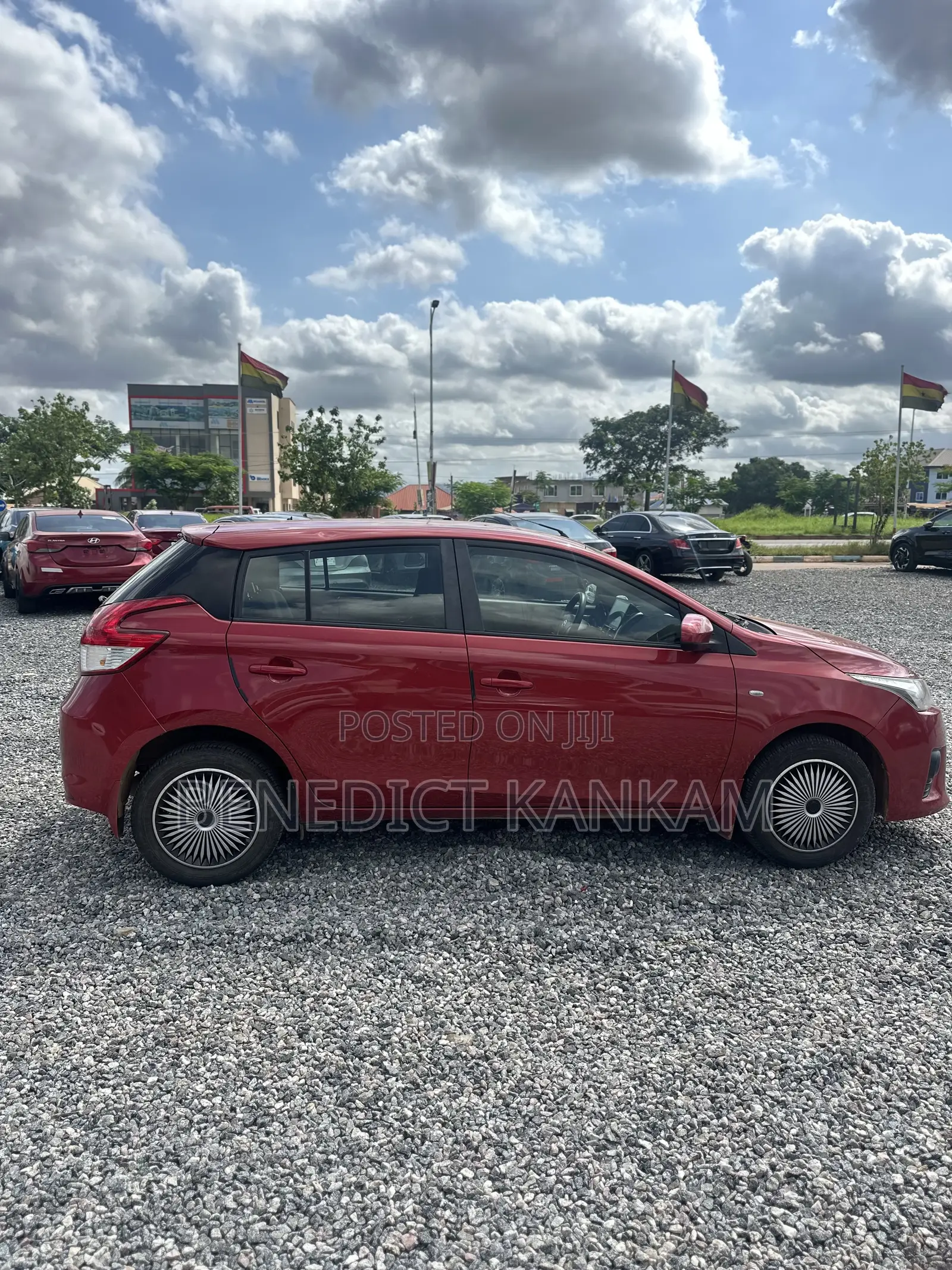Toyota Yaris L Hatchback 5dr 2015 Burgundy