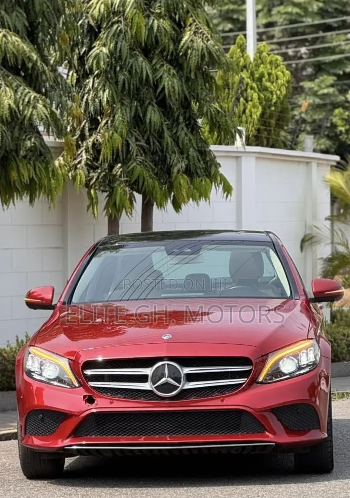 Mercedes-Benz C300 2020 Red