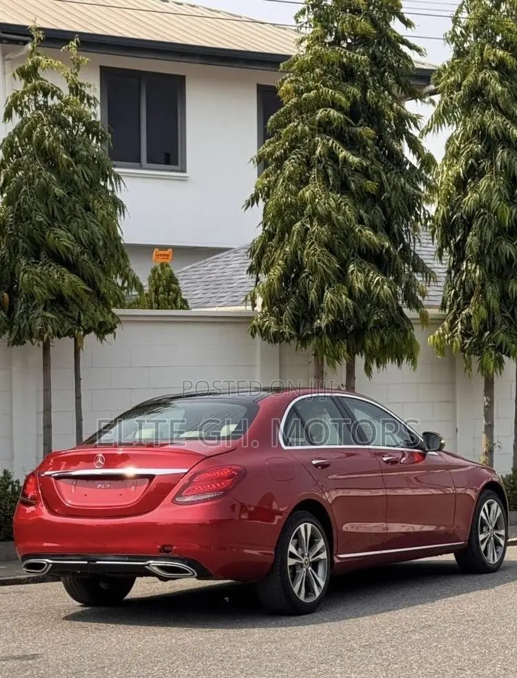 Mercedes-Benz C300 2020 Red