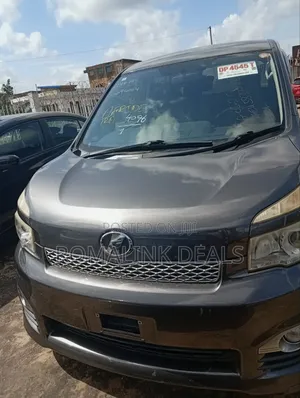 Toyota Voxy 2013 Gray