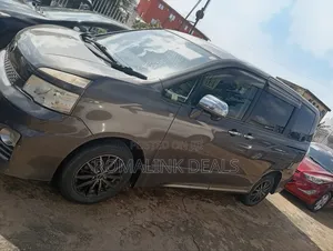 Toyota Voxy 2013 Gray