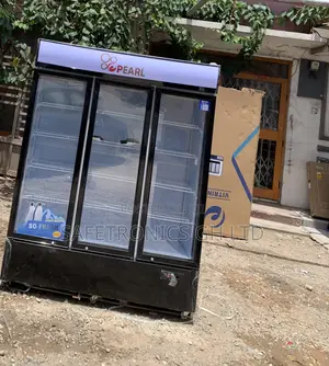 Choose Good Pearl 950 Liters 3 Doors Display Fridge Cooler PVC-150