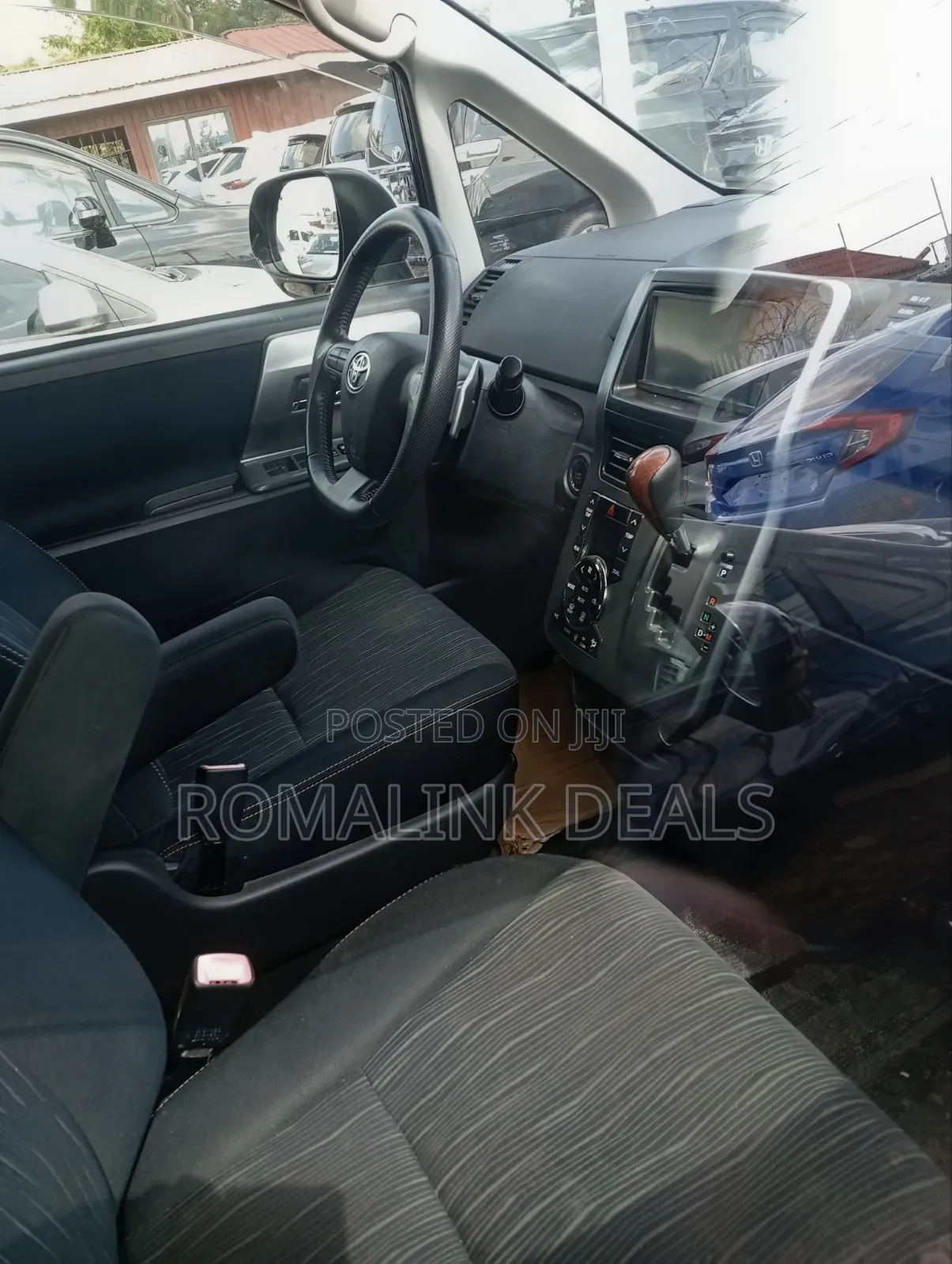Toyota Voxy 2013 Gray